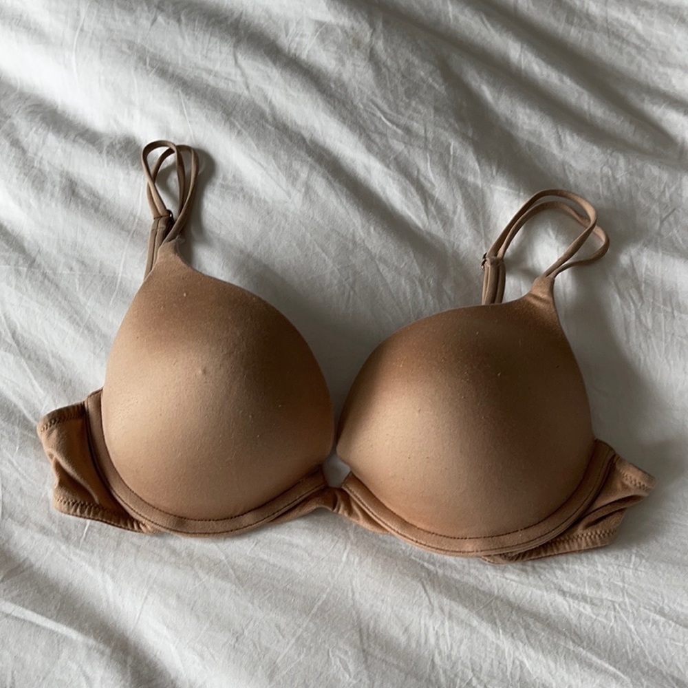 Victoria’s Secret nude bra